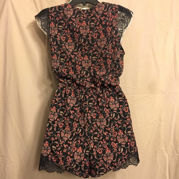 SALE!!! NWOT Kimchi Blue Romper - Picture 5 of 6